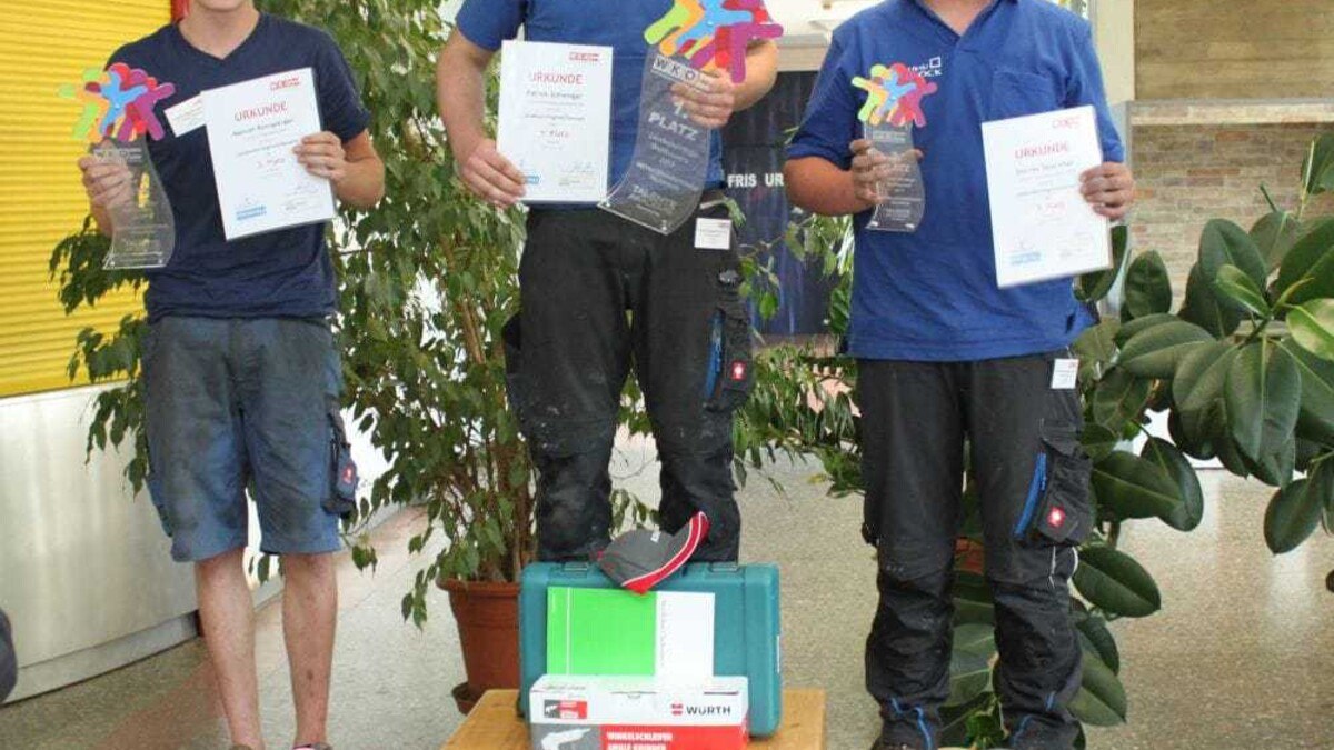 Metallbearbeitungstechnik 3. Lehrjahr: 1. Patrick Schwinger (LB: Metallbau Tiefenböck Ges.m.b.H.) 2. Manuel Reinsperger (LB: Metallbau Selinger GmbH) 3. Hannes Stoxreiter (LB: Metallbau Tiefenböck Ges.m.b.H.)