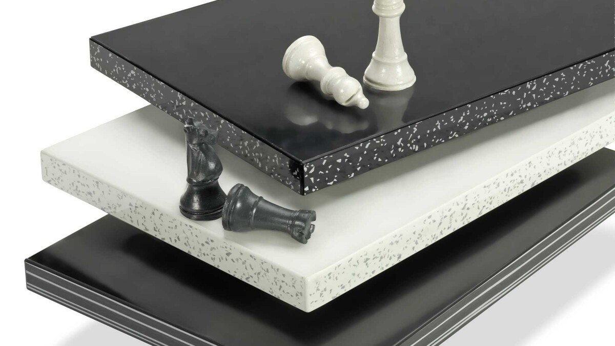 Hier wurden die Kanten "Twinkle Schwarz", "Twinkle Opalweiß" und "Esprit black" mit unifarbenen Platten kombiniert.