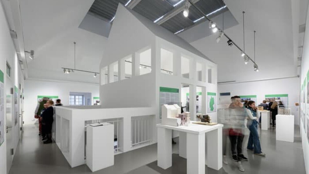 DAM / Moritz Bernoully