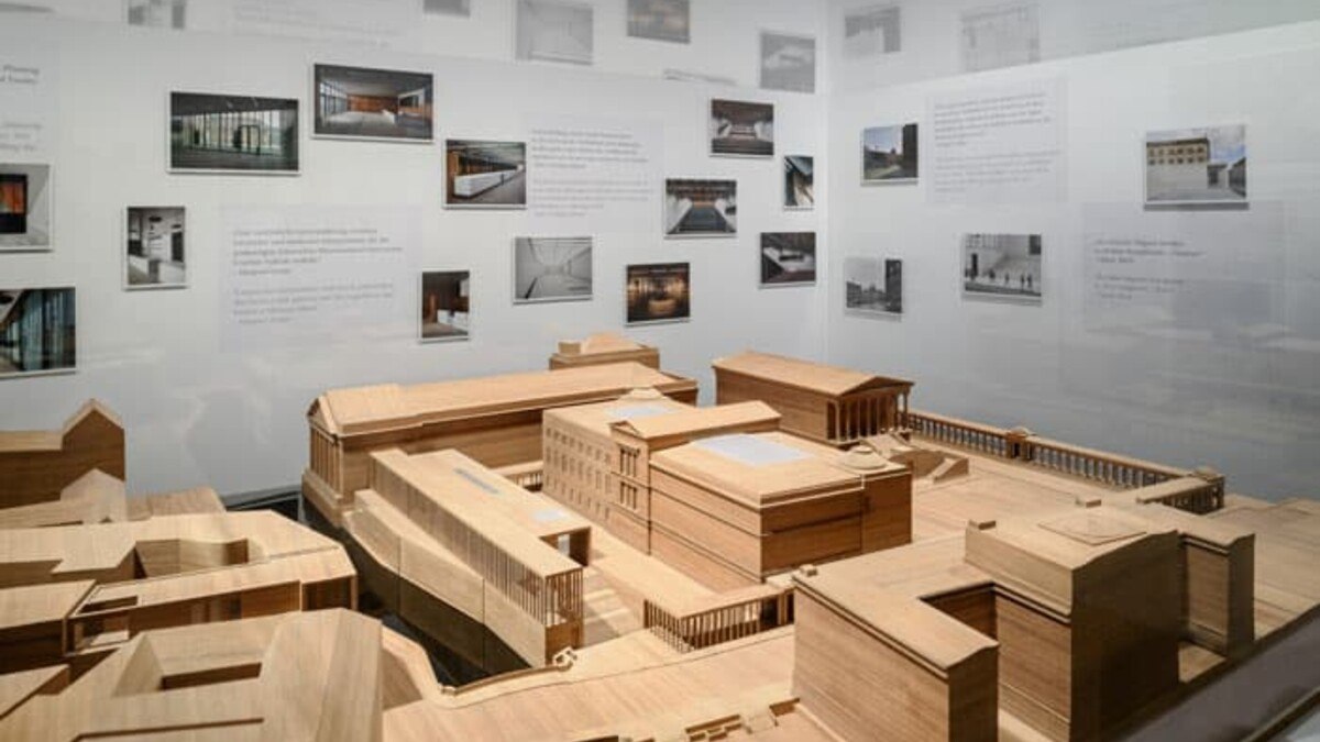 DAM / Moritz Bernoully