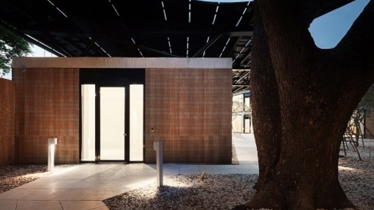 Ketsiree Wongwan / Holodeck architects