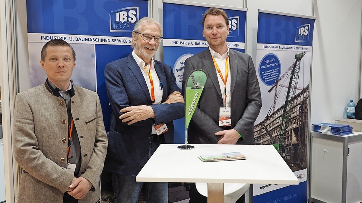 ibs Baumaschinen: V. l.: Martin Eder, ­Walter Fischer und Joseph Warum suchen für den österreichischen Baumaschinenvertrieb technische Verstärkung.