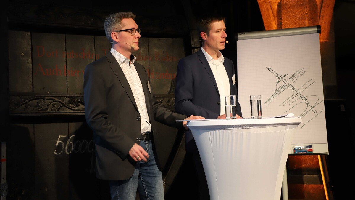 Die beiden Richter Florian Stiefsohn und Horst Kikinger