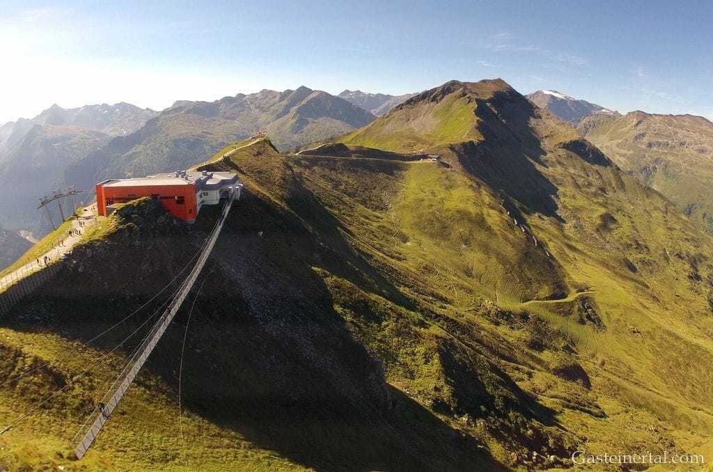 Hängeseilbrücke in 2.300 Metern Seehöhe auf dem Stubnerkogel.