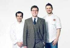 © Genießerhotel Oberhofer Dominik Oberhofer (mitte) mit seinen beiden Küchenchefs David Kostner (links) und Hannes Kärle (rechts)