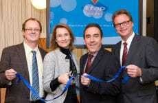 © Accor Österreich Bei der Eröffnung (v. l. n. r.): Dieter Lugstein (Hoteldirektor des Etap Wien Messe, Christine Ravanat (Markendirektorin Etap weltweit), Stéphane Engelhard (Accor Österreich COO) und Hannes Lechner (Regionaldirektor Accor Österreich für das Budget- und Economy-Segment).