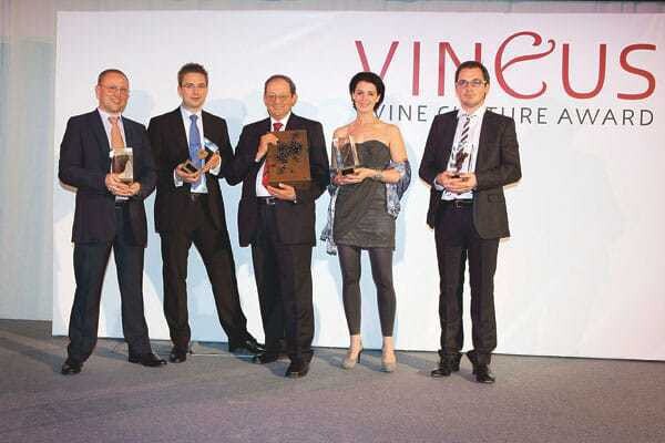 Die Vineus-Preisträger 2012: Conrad Schröpel/Hotel Rathaus Wein & Design, Alexander Koblinger MS/Restaurant Obauer, Anton Kollwentz/Weingut Kollwentz-Römerhof, Nicole Bannert/Weingut Bannert, Max Stiegl/Gut Purbach