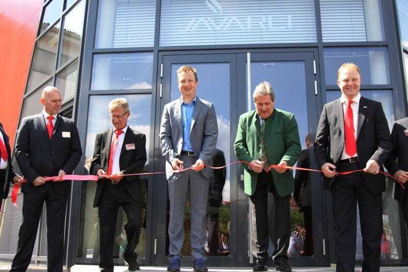 © C+C Pfeiffer Bei der Eröffnung der Javarei Premium-Rösterei: Gerhard Hoffmann (Diplomröstmeister und Marktleitung cash&carry Nussbaumer Bruck), Mag. Georg Pfeiffer, Bürgermeister Bernd Rosenberger, Mag. Manfred Hayböck (Geschäftsführung C+C Pfeiffer)