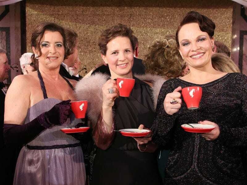 Der Kaffeesiederball wird auch 2017 stattfinden. Im Bild die neuen Organisatorinnen Nicole Hostnik, Anna Karnitscher und Christina Hummel.