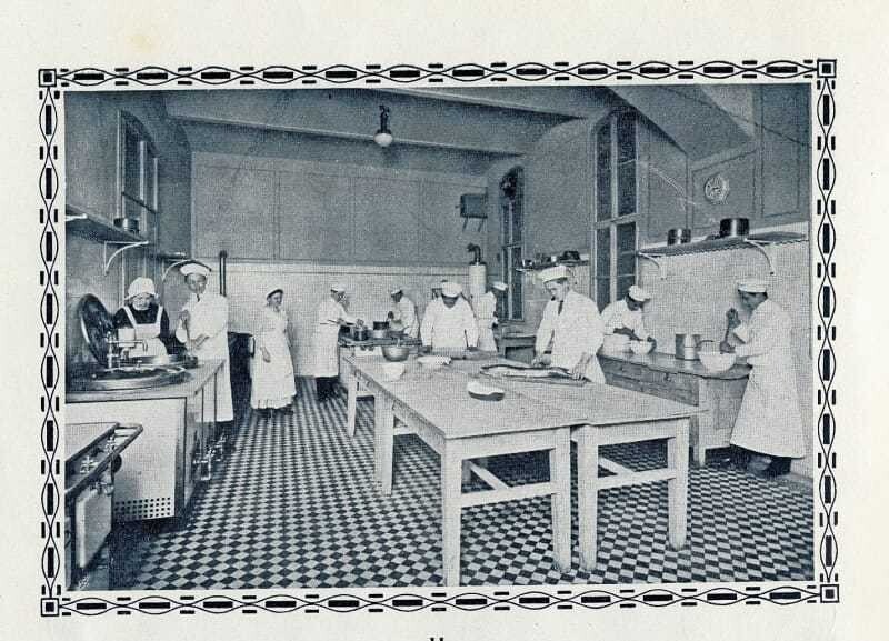 © GAFA Höhere Fachschule für das Gastwirte-, Hotel- und Kaffeesiedergewerbe, ca 1914.