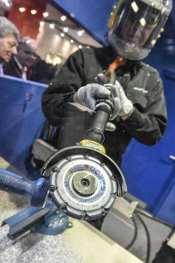 Mit dem Pferd High Speed Disc Alumaster erzeugt der Anwender bei der Fräsbearbeitung von Aluminium keinen Staub, sondern definierte Späne.