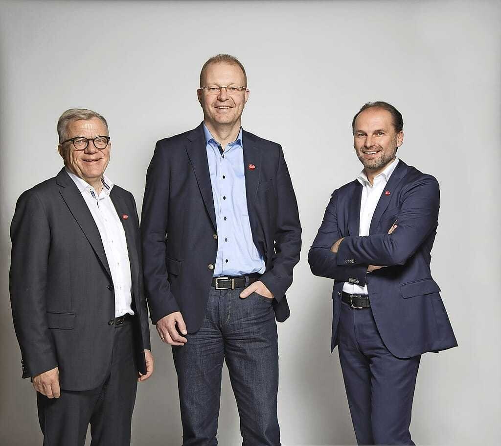 © Anna Stöcher / Transgourmet Österreich Hansueli Loosli (Verwaltungsratpräsident Coop/Transgourmet), Manfred Hayböck (Geschäftsführer Transgourmet Österreich) und Thomas Panholzer (Geschäftsführer Transgourmet Österreich)