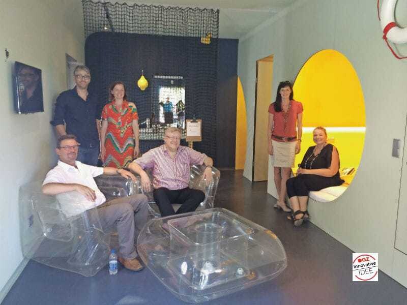 Eröffnung Donau(T)Raum AHOI  in Engelhartszell, v. l. n. r.: Bürgermeister Roland Pichler, Richard Steger und  Sabine Funk, Friedrich Bernhofer (WGD),  Petra Riffert (WGD), Karin Wundsam  (Tourismusverband Engelhartszell).