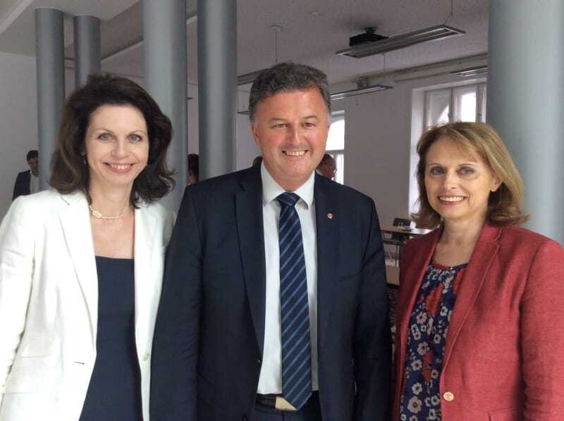 © Ute Fuith (vlnr) Andrea Steinleitner, Obfrau Fachgruppe Wien, FV-Obmann Siegfried Egger und HOTREC-Präsidentin Susanne Kraus-Winkler.