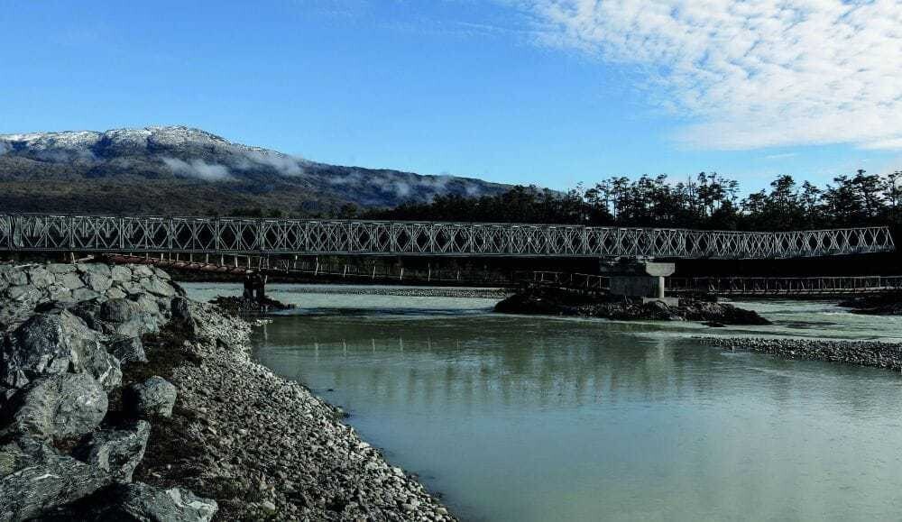 19 modulare Paneelbrücken mit Spannweiten von 27 bis 92 Metern für die chilenische Fernstraße "Carretera Austral".