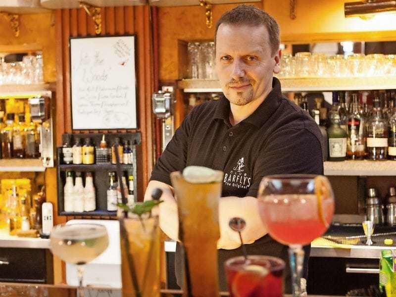 Tom Sipos und seine fünf ÖGZ-Cocktails.