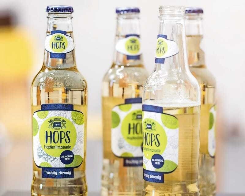 Hops: Seit März ist die neue  Limonade von  Zipfer erhältlich.