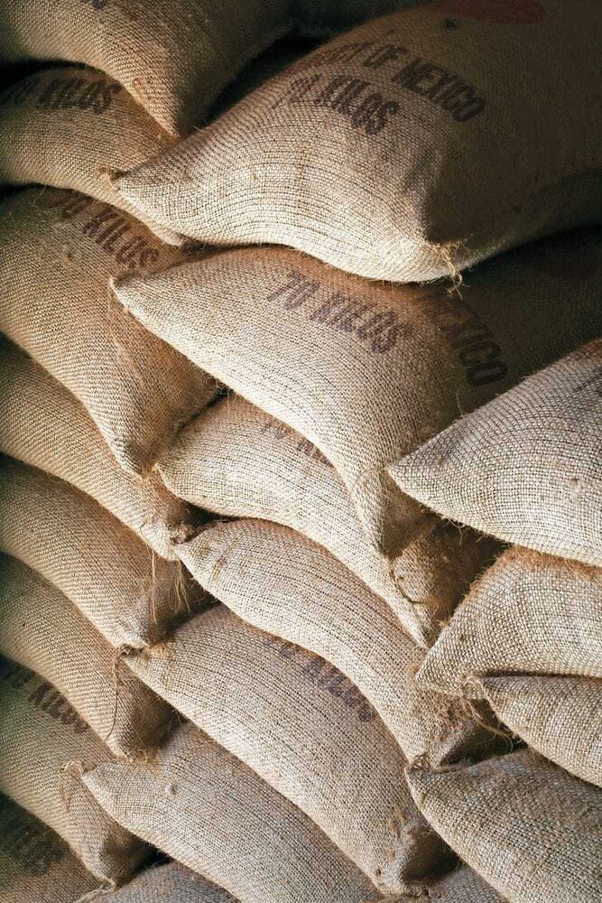 Diese 70-kg-Säcke Kaffee sind für das Handelshaus Wedl bestimmt.