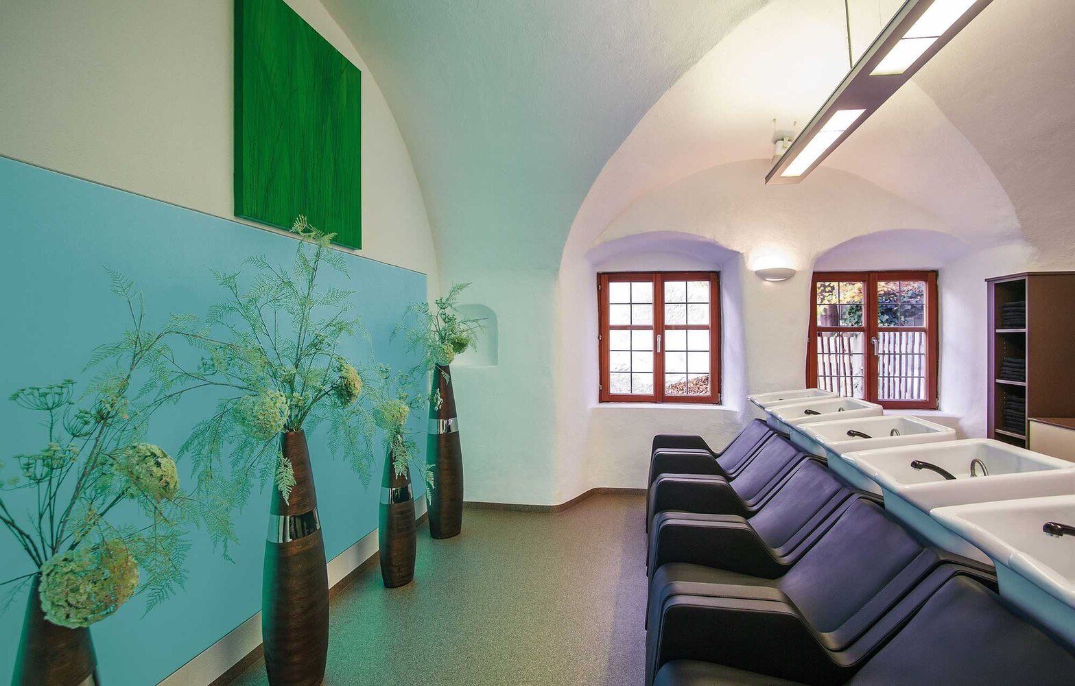 Auf rund 120 Quadratmetern Wand- und Deckenfläche wurde Tonspachtel bzw. Tonputz aufgebracht.
