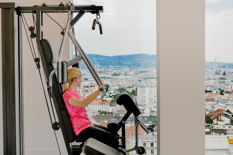 Workout für Hotelgäste mit Wienblick.