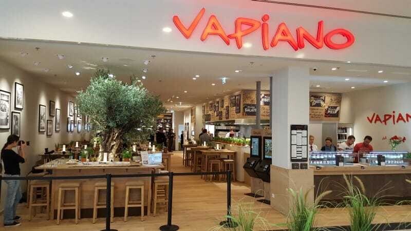 Casual Dining im Foodcourt der SCS: Das erste Mini-Vapiano hat eröffnet.