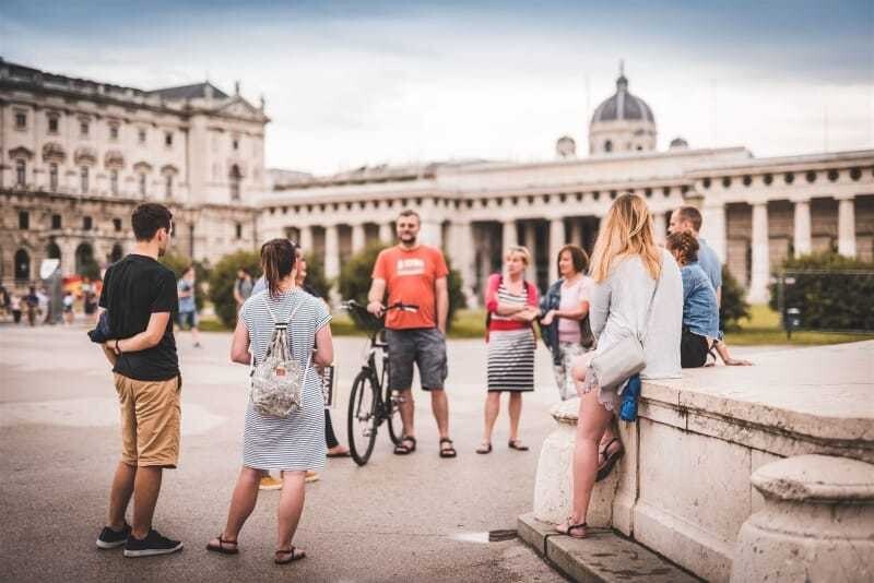 Der Wiener Heldenplatz ist Ausgangspunkt der Tour.