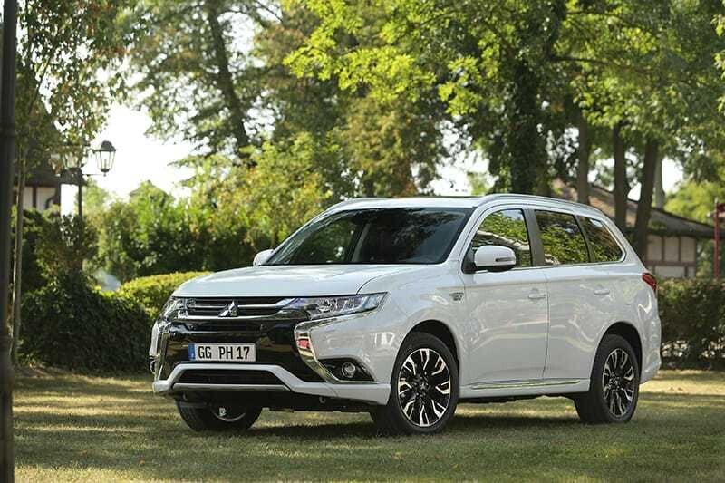© Mitsubishi Der Mitsubishi Outlander ist ein „Hybrid-Flaggschiff“, das im Ausstattungsniveau „PHEV“ einiges zu bieten hat.