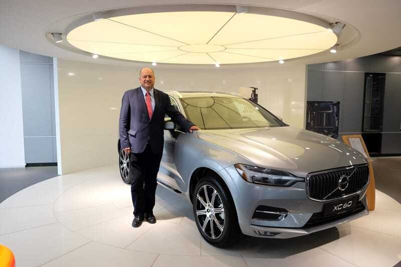 © Peter Seipel Fritz Sommer präsentiert den neuen Volvo XC60 bei Megadenzel in Wien-Erdberg.