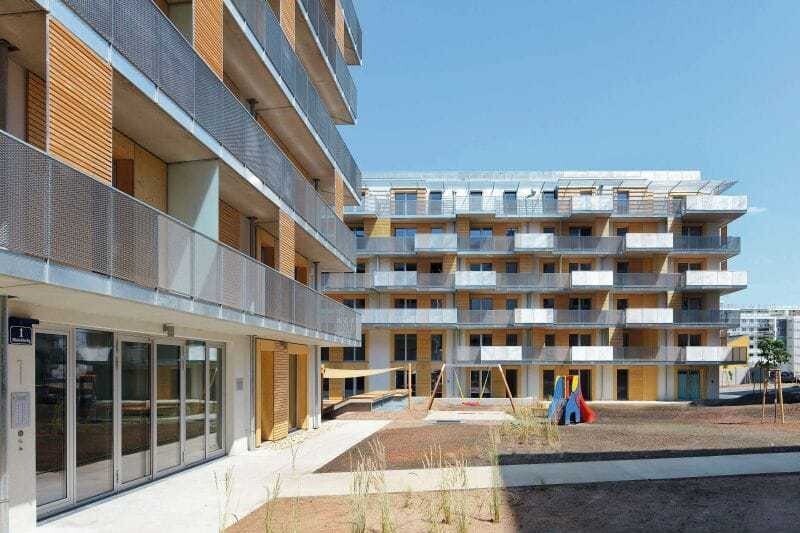 Ansehnlicher sozialer Wohnbau: „Join in“ des Österreichischen Siedlungswerks und der Familienwohnbau wurde im Juni 2014 auf den ehemaligen Mautner-Markhof-Gründen in Simmering fertiggestellt.