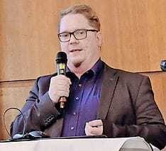 © hard Roland Hofbauer erklärte die vielen Möglichkeiten der Unterstützung durch die NÖ Lehrstellenberatung.