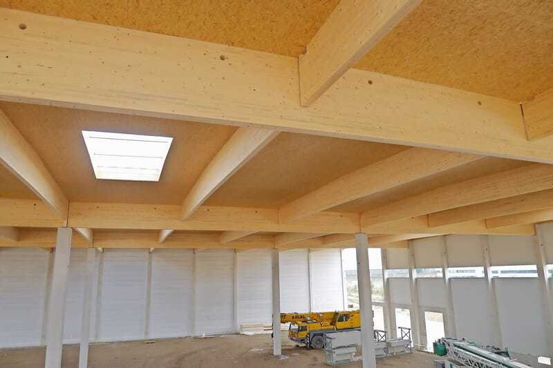 Nicht erkennbare Feuchteschäden sind für Holzdachkonstruktionen, insbesondere deren tragende Bauteile, besonders gefährlich.