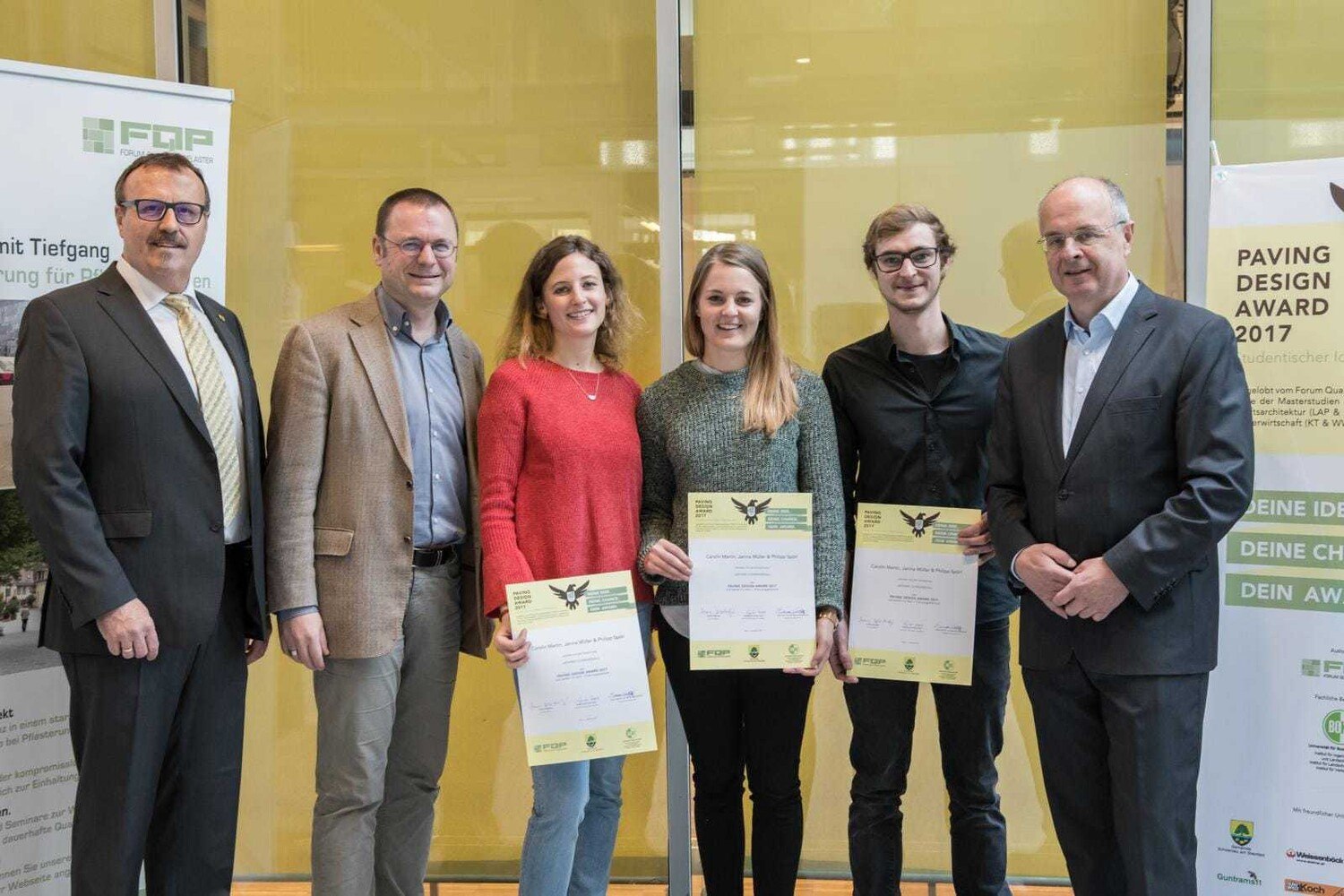 Das Siegerteam mit Hauptsponsor Stefan Weissenböck von der Weissenböck Baustoffwerk GmbH; Bürgermeister Günter Wolf, Stefan Weissenböck, Carolin Martin, Janina Müller, Philipp Spörl, Eduard Leichtfried (v.l.)