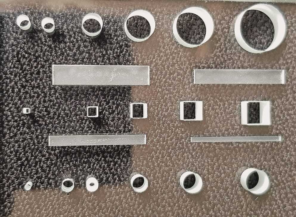 © Cerion Laser GmbH Mit Lasern sind vielfältige und komplexe Bohrlochgeometrien realisierbar, selbst ovale und rechteckige Löcher sowie Nuten.