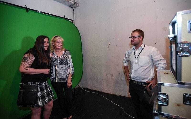 Im Vorfeld der Veranstaltung konnten sich die Besucher vor einem Green Screen fotografisch in ein Winston-Design montieren lassen.