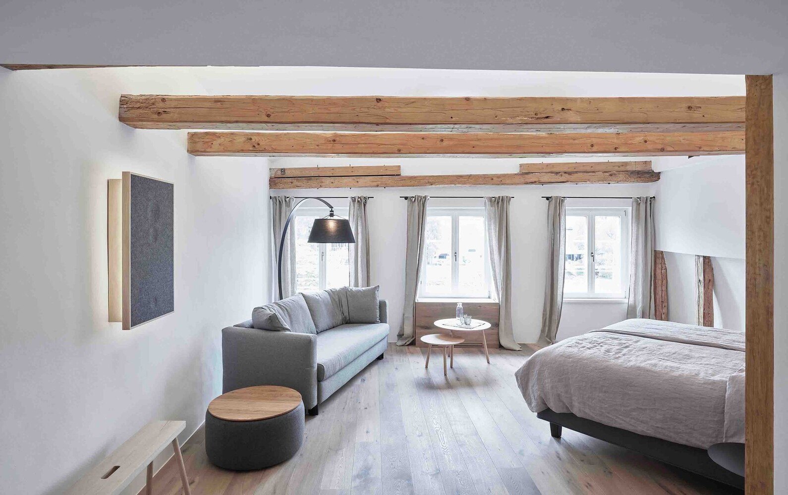 © Die Faktorei / David Schreyer In den zwölf Zimmern im Boutiquehotel Faktorei dominieren warme Farben und Naturmaterialien. Auf TV wird verzichtet. Stattdessen gibt es Lautsprecher zum Musikhören.