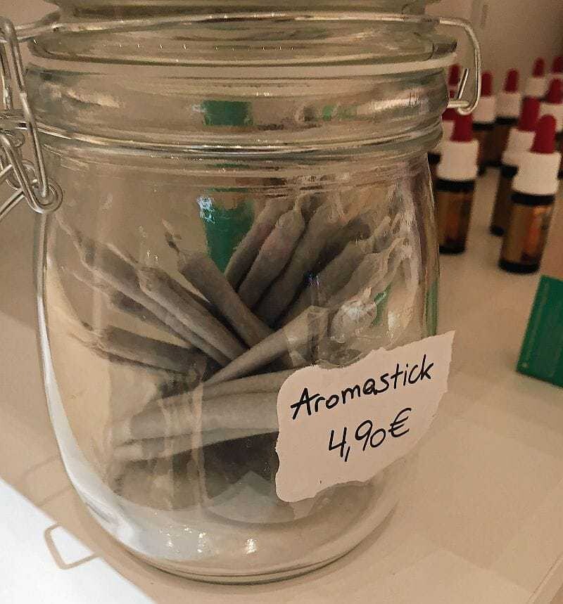 Der Unterschied zwischen diesen "Aromasticks" und einem Joint? Keiner ...