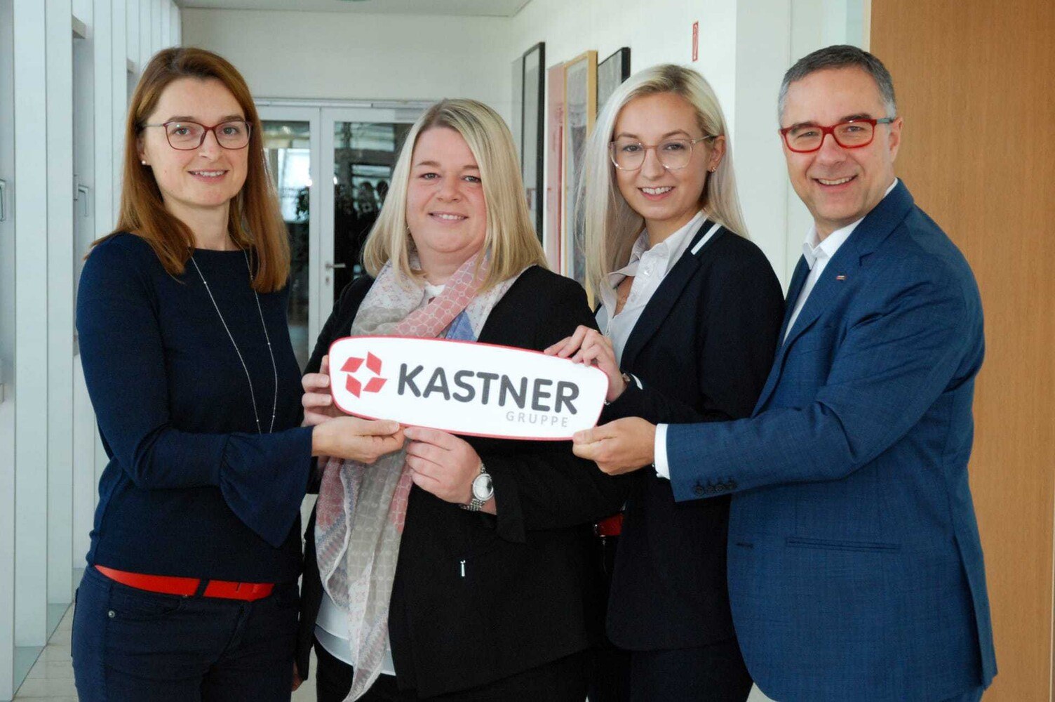 © Kastner Gruppe v.l.n.r.: Mag. Karina Brocks, Ingrid Graf, Christina Draxler MA, KR Christof Kastner