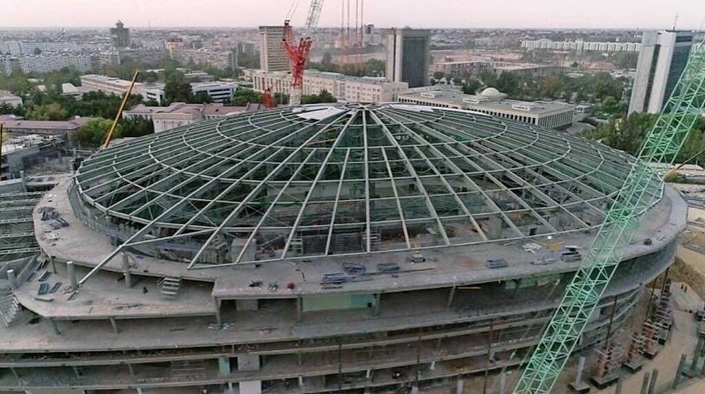 Das Eisstadion Tashkent ist die größte Stahlkonstruktion Zentralasiens.