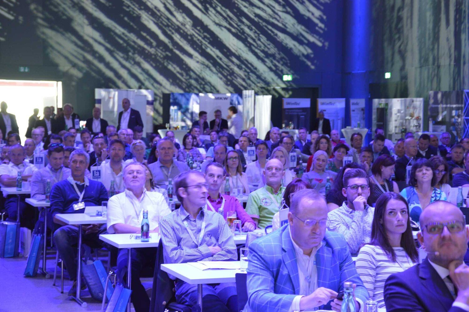 Volles Plenum bei spannenden Vorträgen.