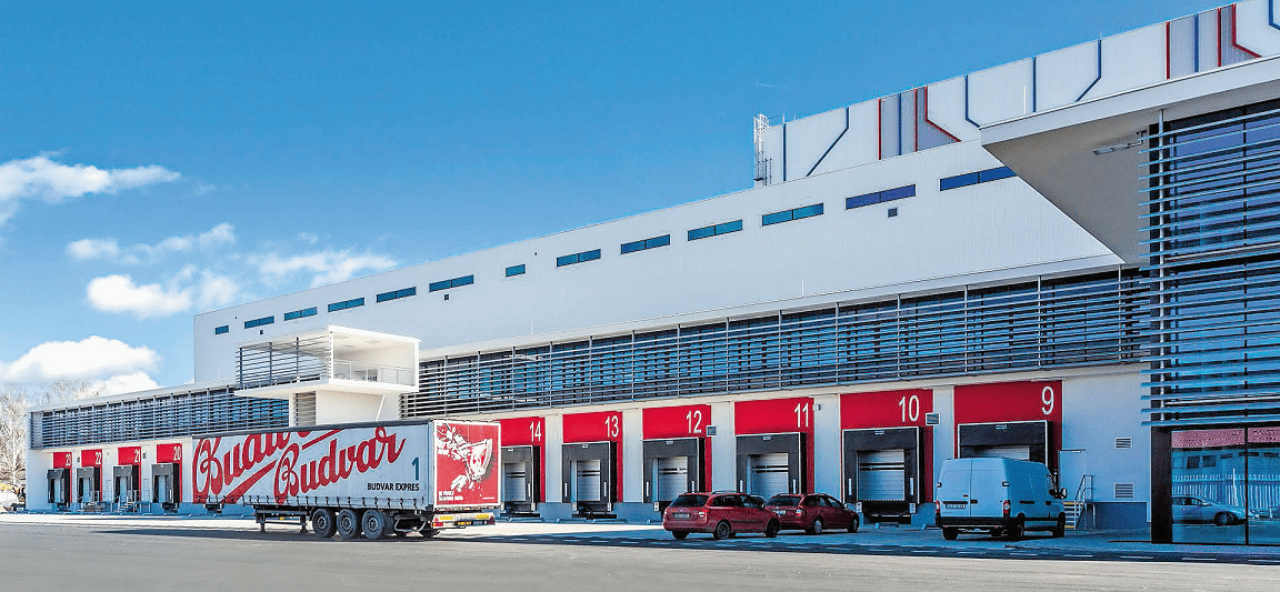 Die Auslieferung von Bier startet hier: Im neuen Logistikzentrum von Budweiser.