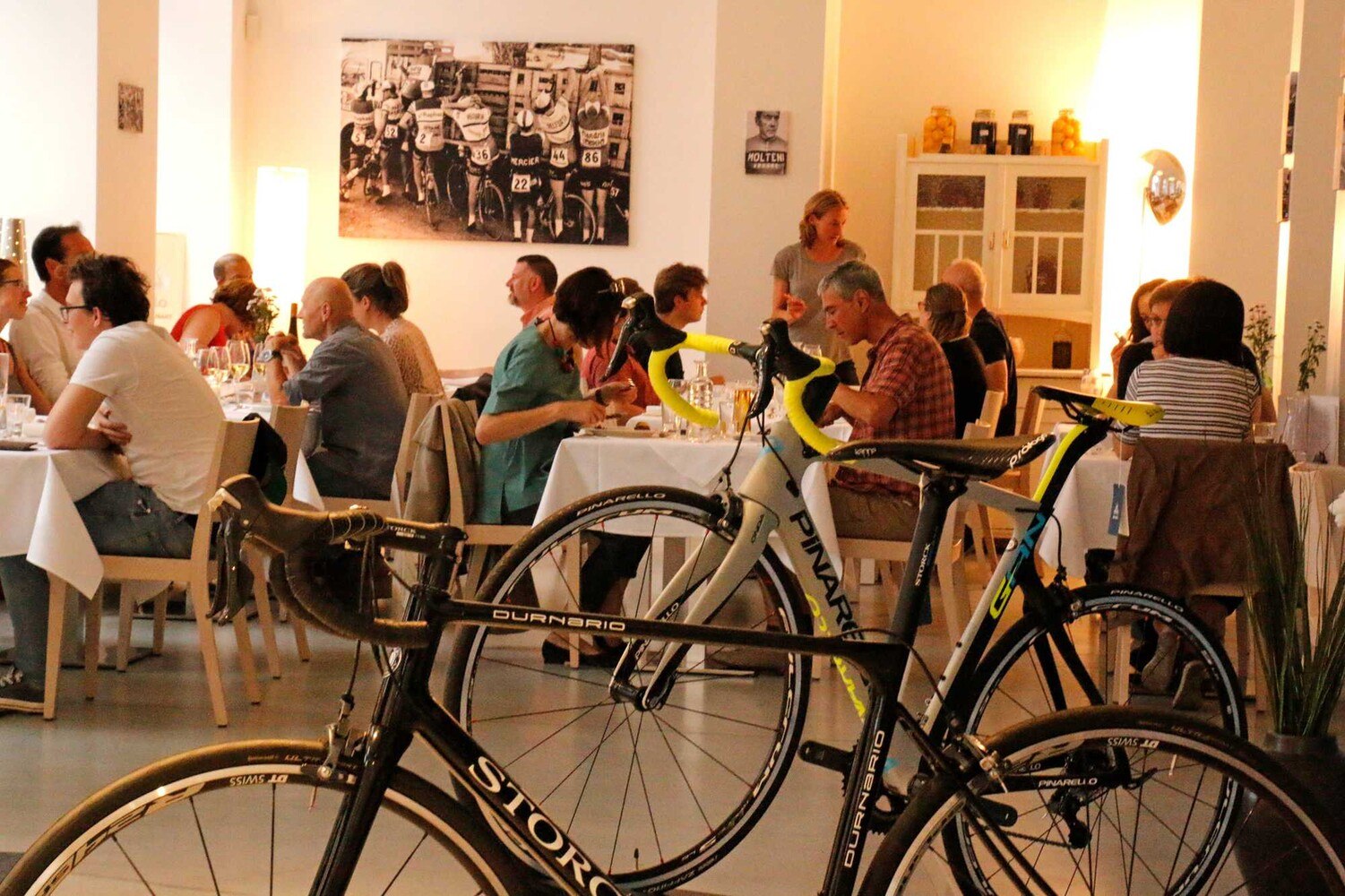 Das hippe Radshop-Restaurant-Hybrid Ghisallo braucht keine offen sichtbare Haube.