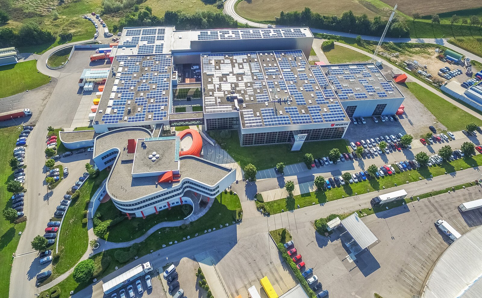 © Würth Mit der neuen Eigenverbrauchs-Photovoltaikanlage setzt Würth auf Öko-Strom.
