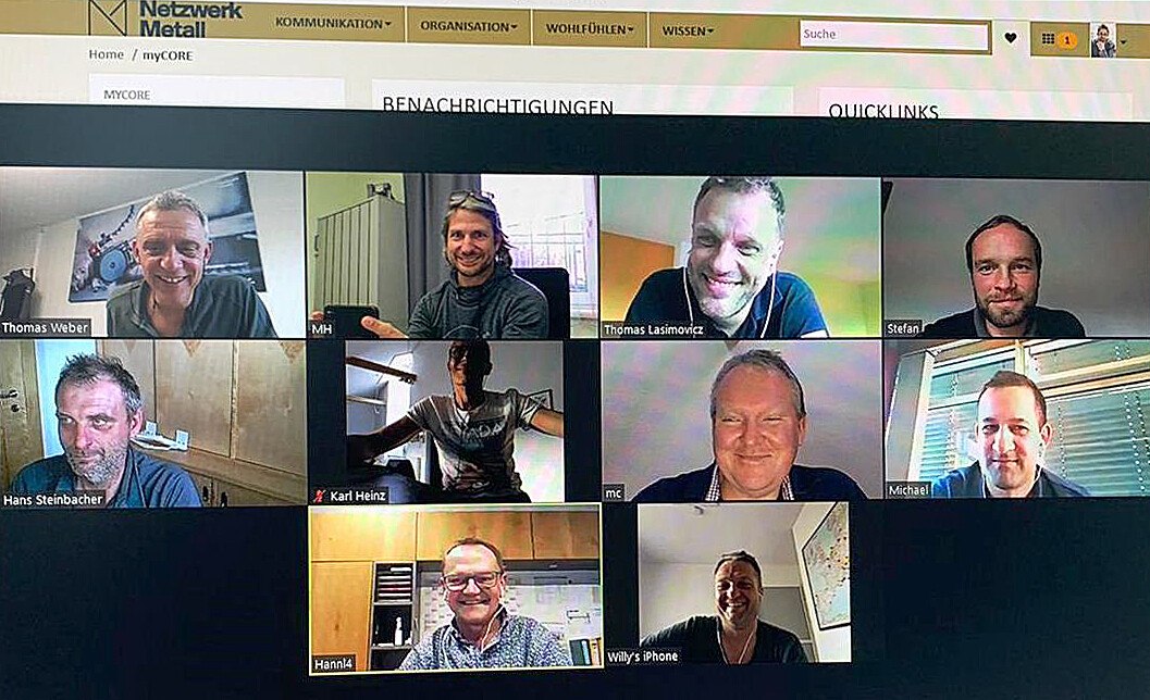 Täglicher Informationsaustausch über Videokonferenzen.