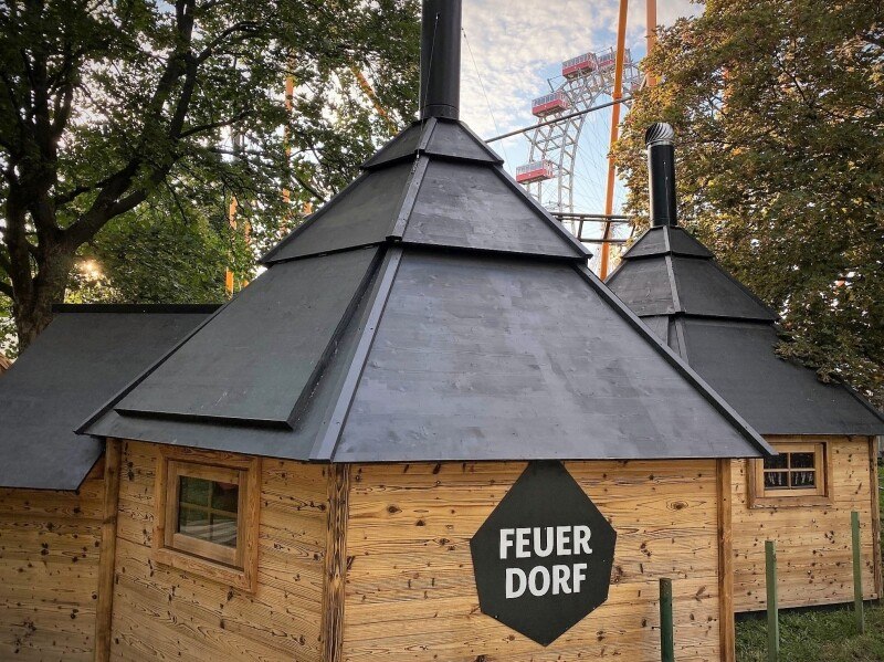 Taugt das Feuerdorf-Konzept auch im Sommer? Hannes Strobl und Patrick Nebois sagen "ja".