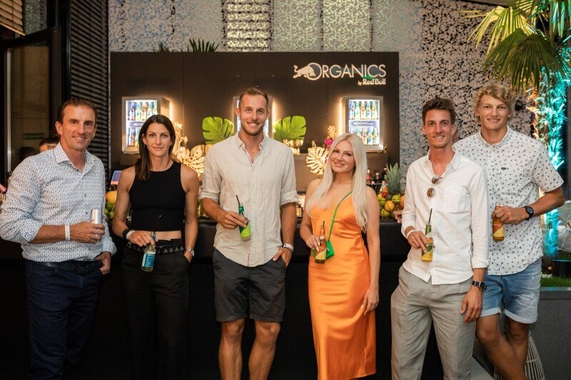 v.l.n.r Markus Prock, Janine Flock, Moritz Pristauz, Dominique Jardin, Gregor Schlierenzauer, Laurenz Leitner.