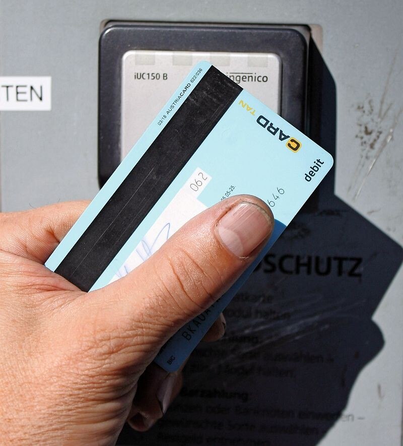 Leider gibt es noch kein Datenmaterial für die Zunahme der Kartenzahlung an Automaten - sie liegt jedenfalls deutlich über der allgemeinen Zahlungsstatistik.
© mh Leider gibt es noch kein Datenmaterial für die Zunahme der Kartenzahlung an Automaten - sie liegt jedenfalls deutlich über der allgemeinen Zahlungsstatistik.