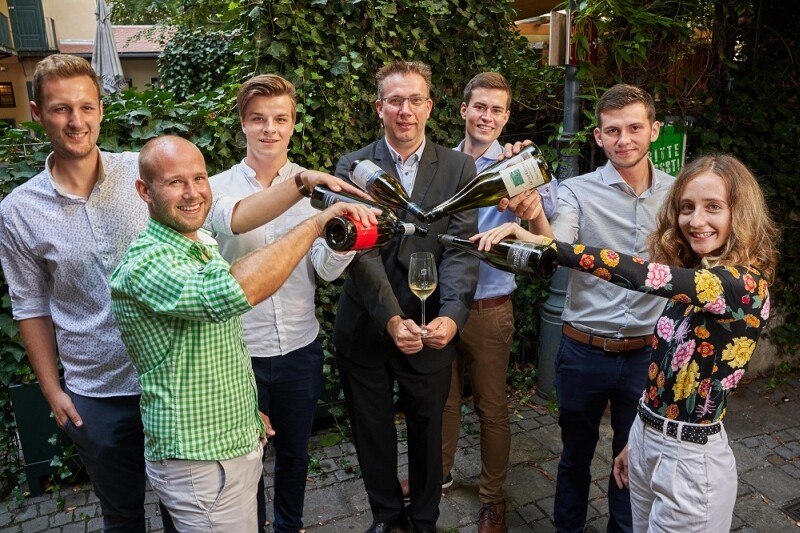 Mathias Prugmaier, Andreas Knötzl, Johannes Fritz, SQ-GF Jürgen Geyer, Paul Retzl, Willi Bauer und Kathrin Brachmann (v. l.).