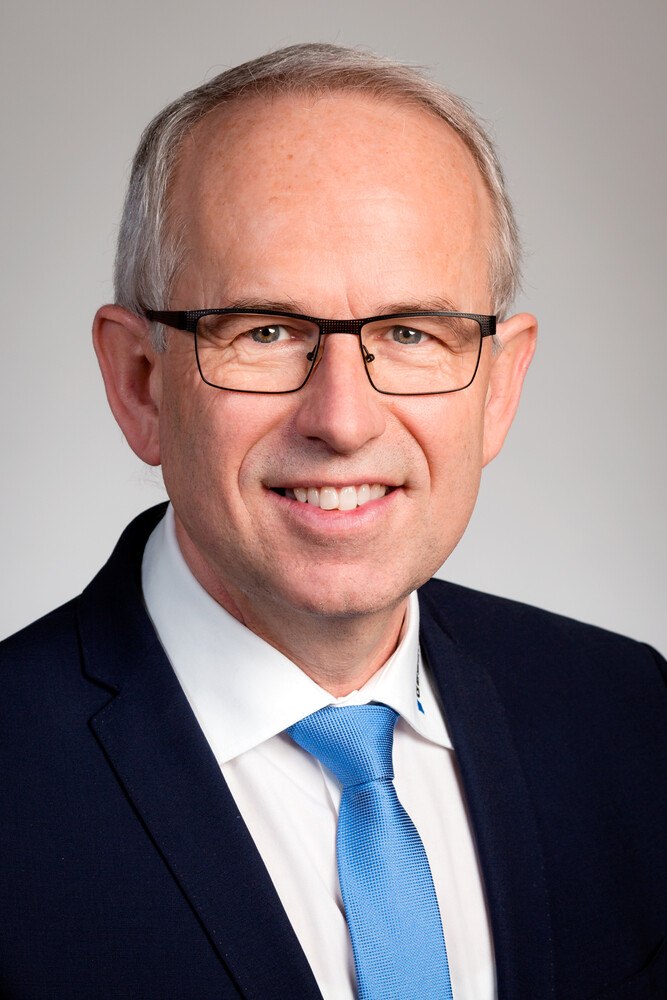 © Geberit Ing. Friedrich Singer, Produktmanager Rohrleitungssyteme bei Geberit: „Als einer der ersten Hersteller hat Geberit den Registrierungsprozess für das ÜA-Kennzeichen erfolgreich abgeschlossen“ Ing. Friedrich Singer, Produktmanager Rohrleitungssyteme bei Geberit: „Als einer der ersten Hersteller hat Geberit den Registrierungsprozess für das ÜA-Kennzeichen erfolgreich abgeschlossen“