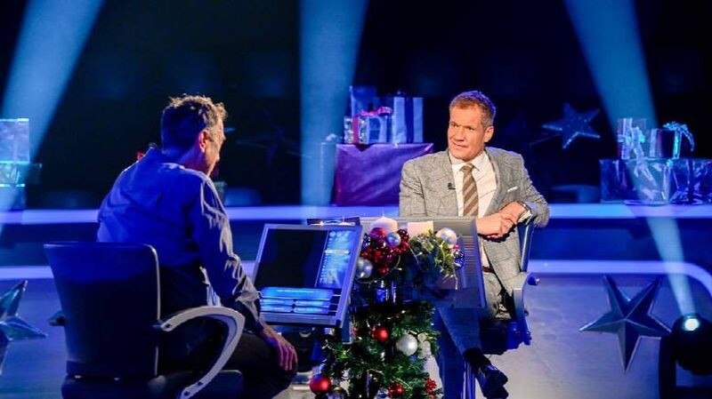 Im Rahmen der Promi-Millionenshow wird den österreichischen Trafikanten als einem der Sendungssponsoren für ihr Engagement bei der Feuro-Spendensammlung gedankt.