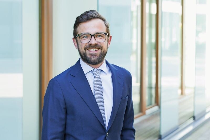Jochen HIller (41)  ist seit 1. Dezember neuer Landeschef von BAT Austria. Der Deutsche ist seit 16 Jahren bei BAT und war in den vergangenen Jahren hauptsächlich für die verschiedenen Kategorien risikoreduzierter Produkte verantwortlich. Mit Österreich übernimmt er erstmals das General Management ­eines Landes
